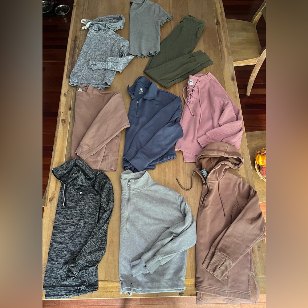 Girls Assorted Pullover‎ Sweatshirts Lot Size XS